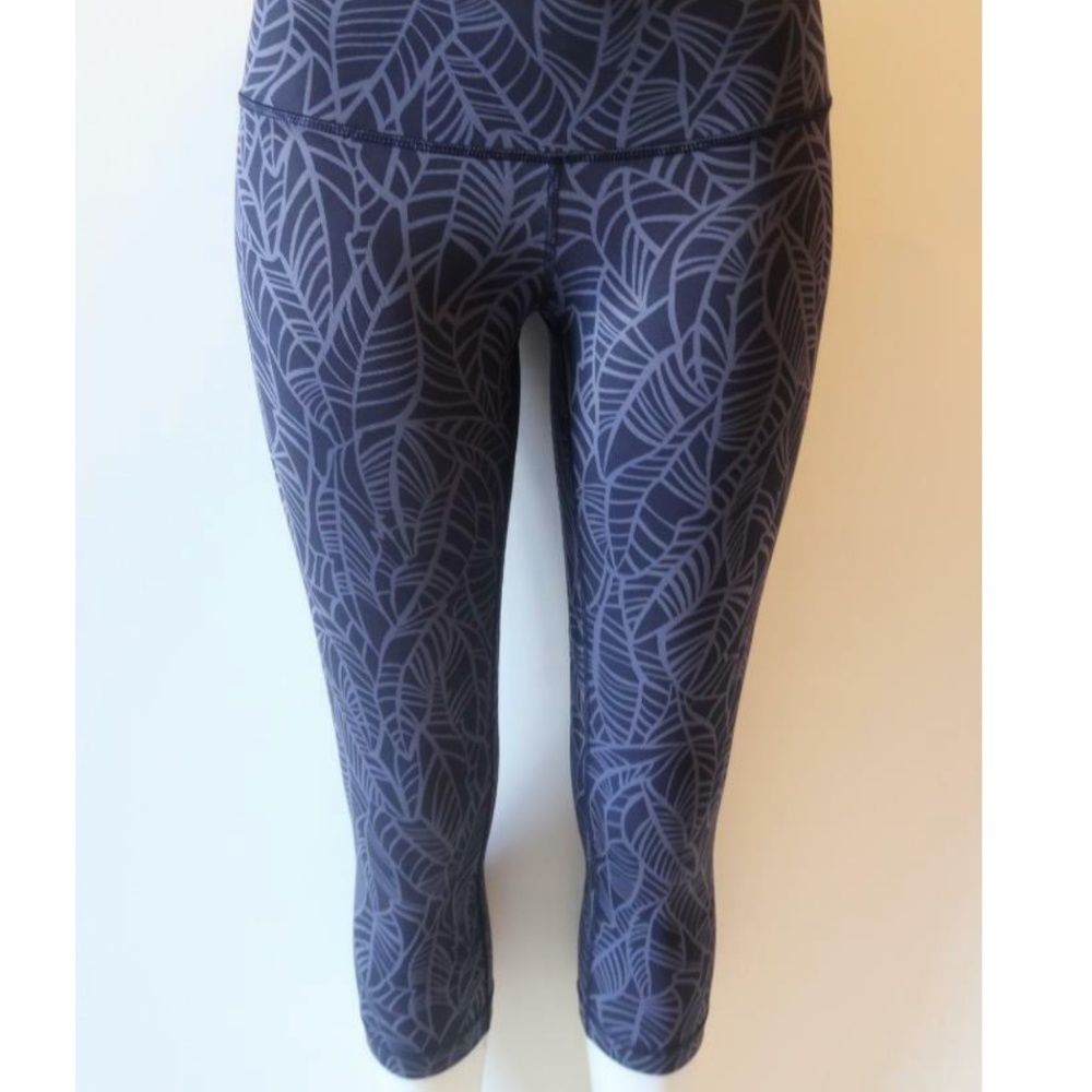 Lululemon Leggings Wunder Under Palm Printed Navy Blue Mid Rise, Size 6